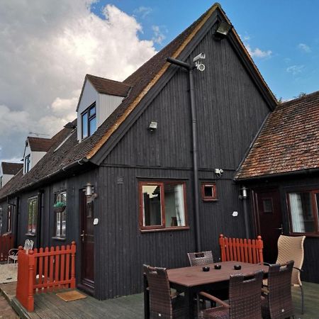Chalet Cottages Streatley  Exteriör bild